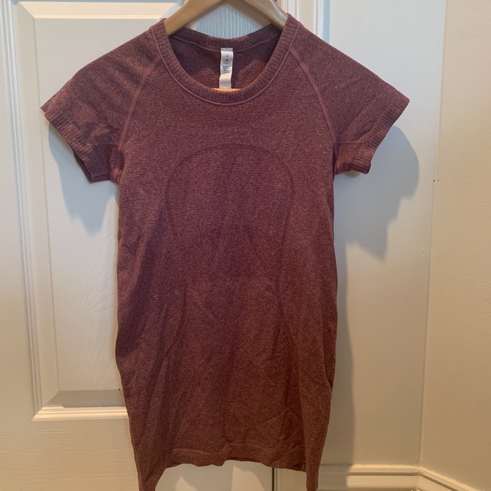 Lululemon short sleeve shirt